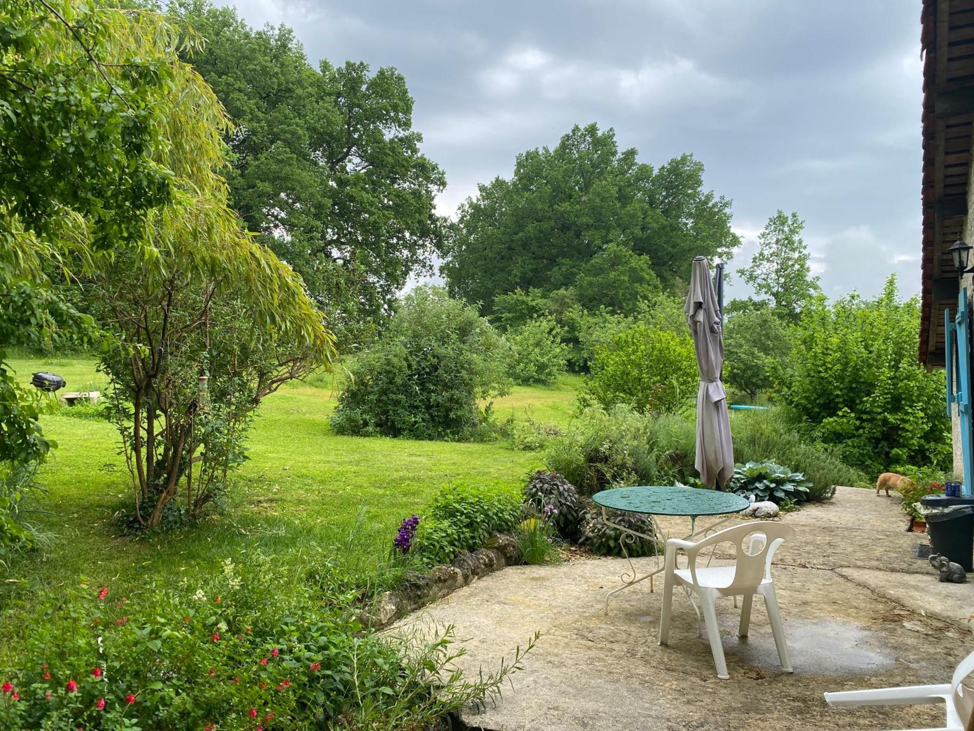 Katy'S Barn Villa Saint-Aulaye-Puymangou Exteriör bild